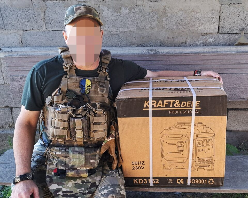 Defenders from the 225th Separate Assault Regiment 🇺🇦 have received the power generator we sent them.