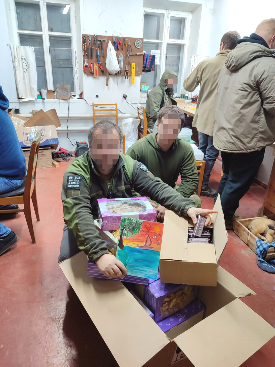 Sappers of the 3rd army corps 🇺🇦 received our package with holiday gifts.